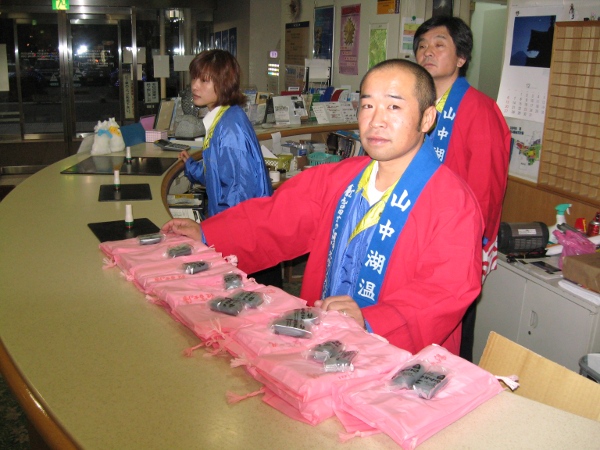 紅富士タオル・ひのきせっけんプレゼント